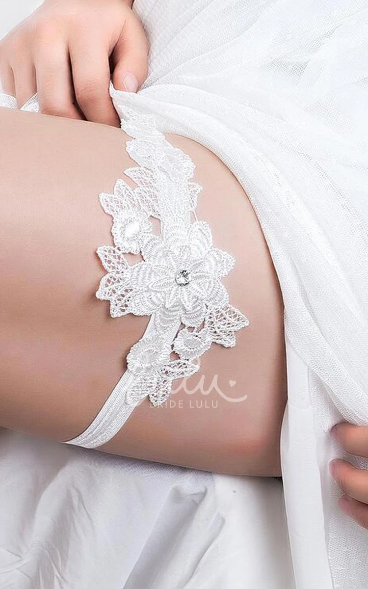 Fresh Lace Flowers Western Style Bridal Garter for Women