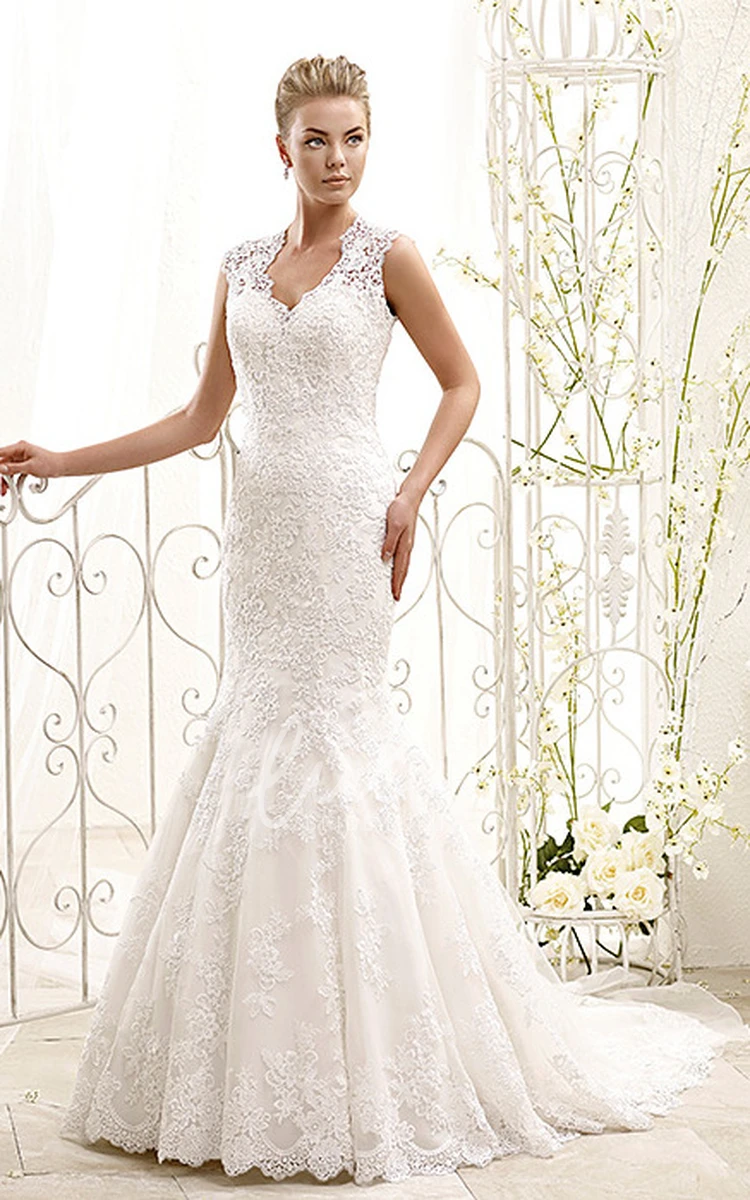 Sleeveless Lace Trumpet Wedding Dress with Pleats V-Neck Appliqued Long