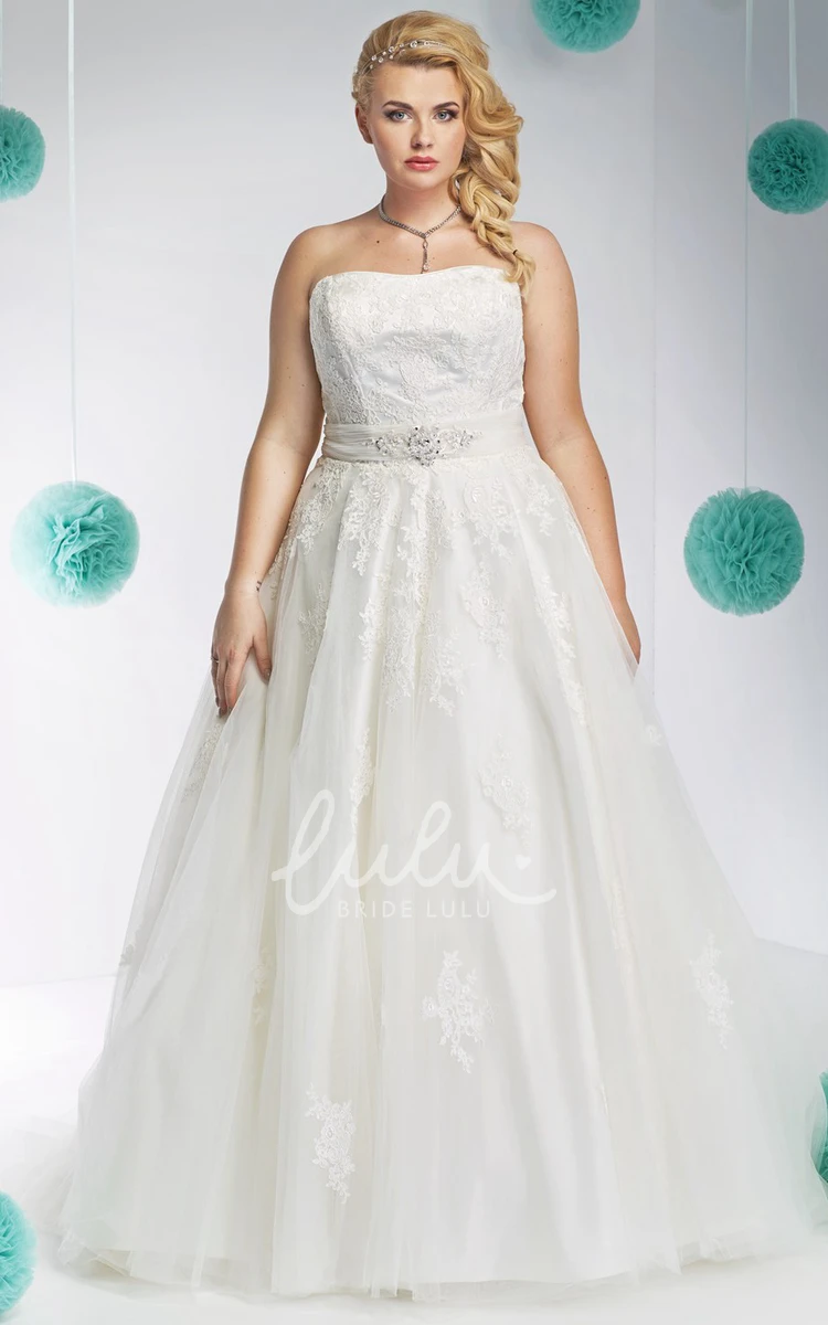 Plus Size Wedding Dress with Waist Jewellery A-Line Sleeveless Strapless Lace&Tulle Floor-Length