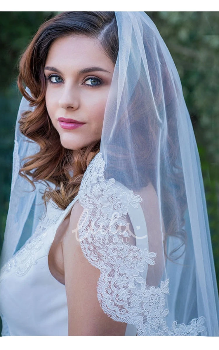 Soft Lace Trim Short Bridal Veil Delicate Wedding Accessory