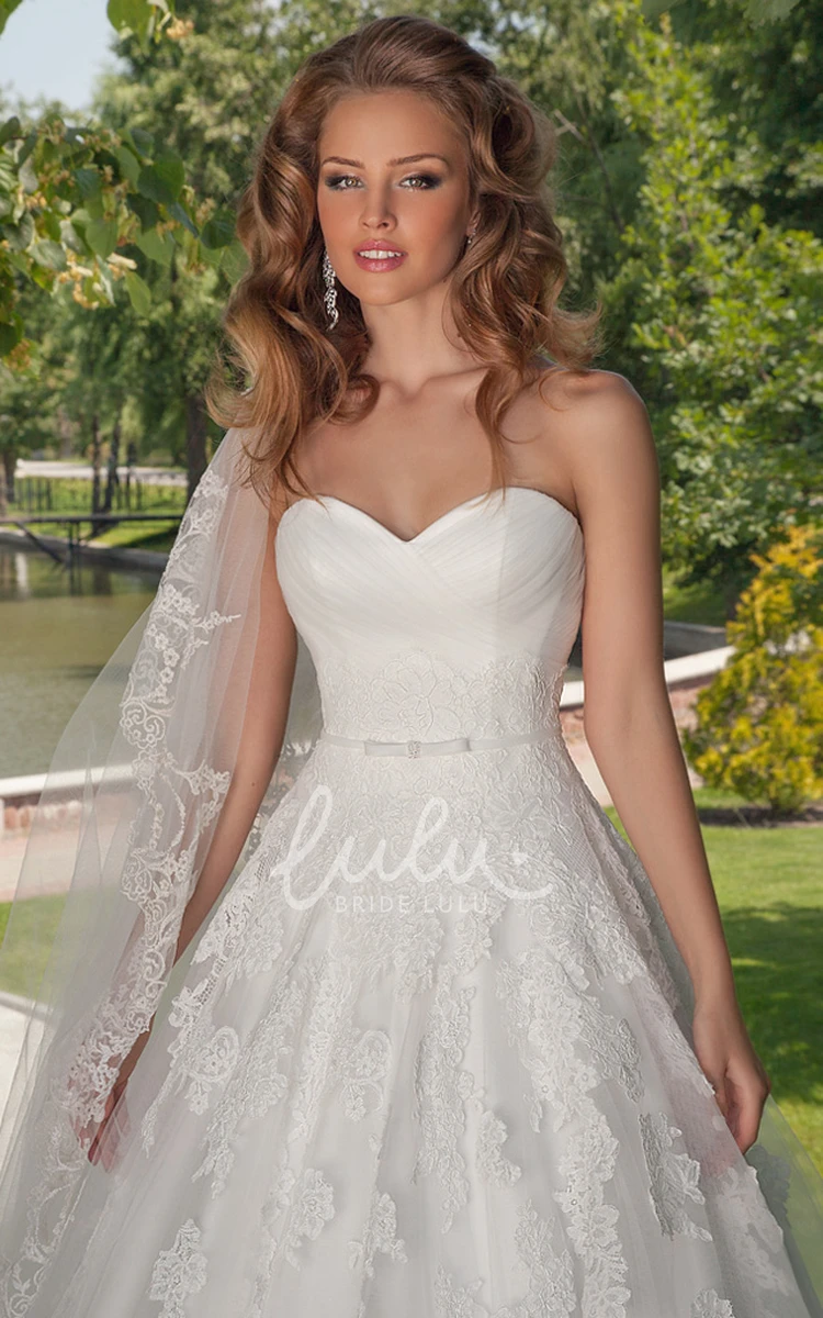 Floor-Length Tulle Wedding Dress with Cap-Sleeves and Appliques