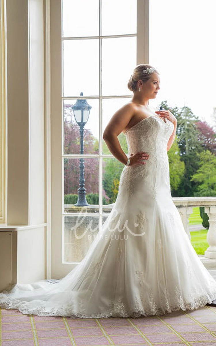 Lace Trumpet Wedding Dress with Sweetheart Neckline and Lace-Up Back