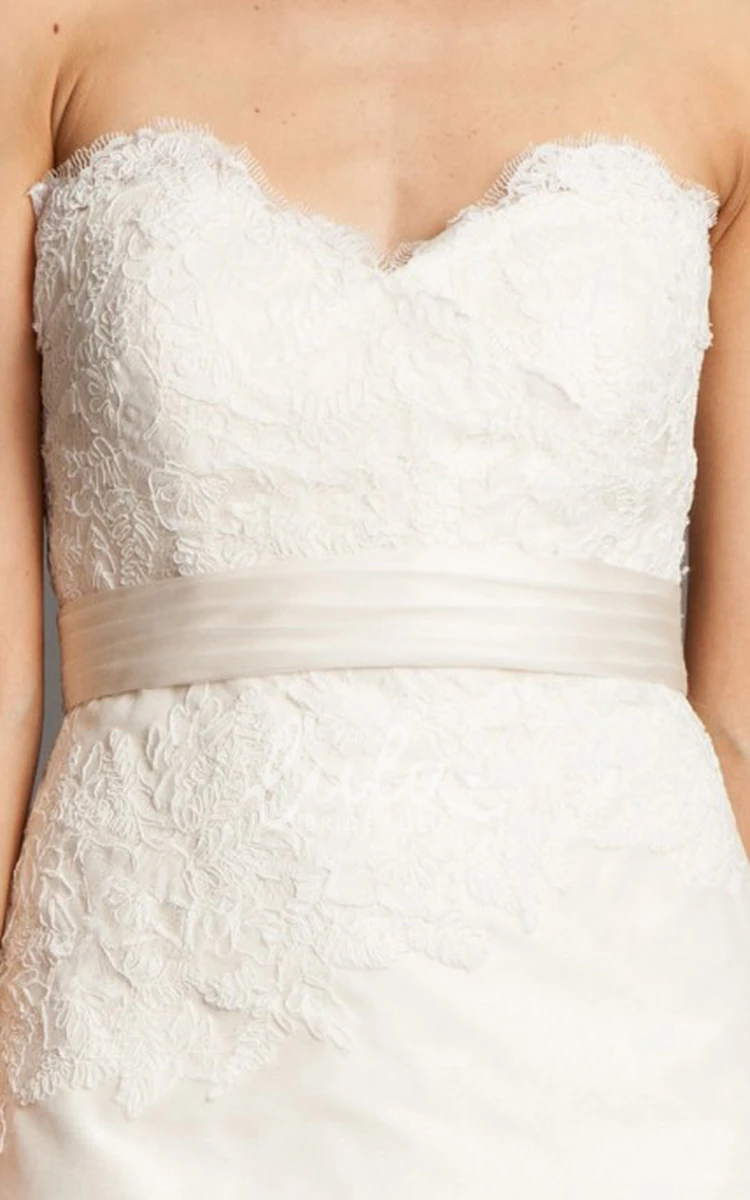 A-Line Sweetheart Lace Wedding Dress with Bow Floor-Length Sleeveless