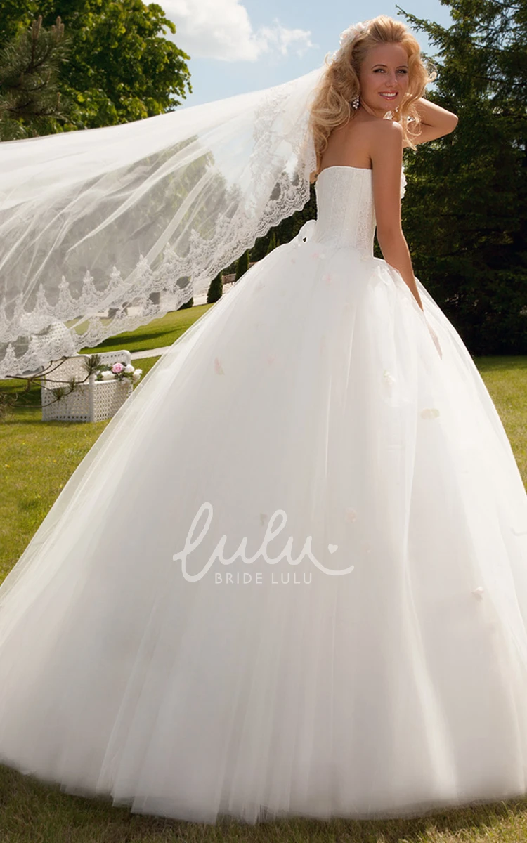 Floral Sweetheart Tulle Wedding Dress with Appliques Long