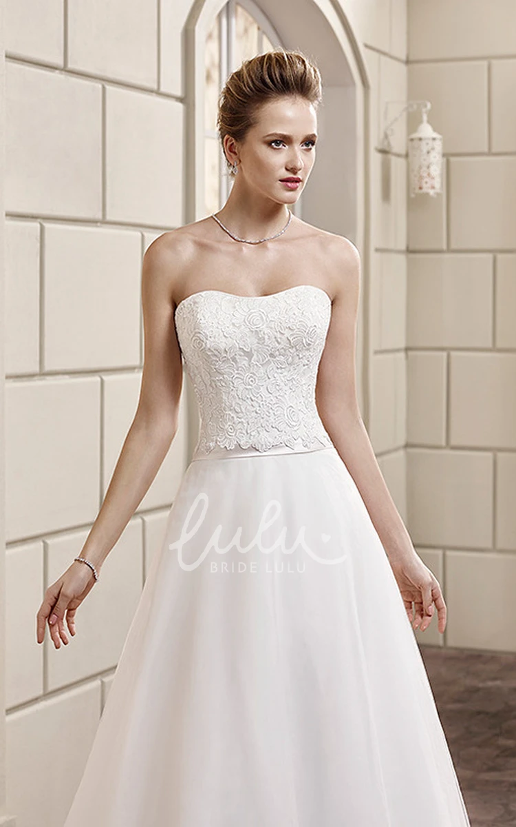 A-Line Tulle Strapless Wedding Dress with Appliques 2024 Women Elegant