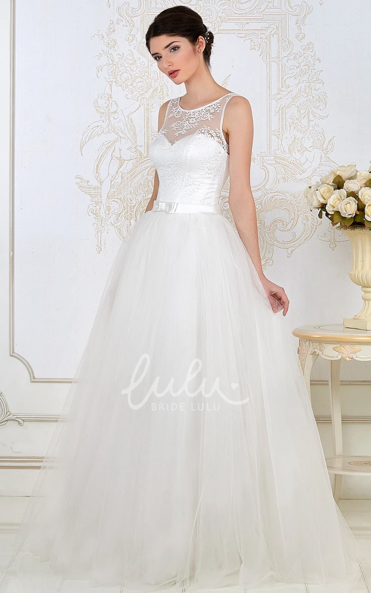 Classic Scoop-Neck Appliqued Tulle Wedding Dress with Ball Gown Silhouette