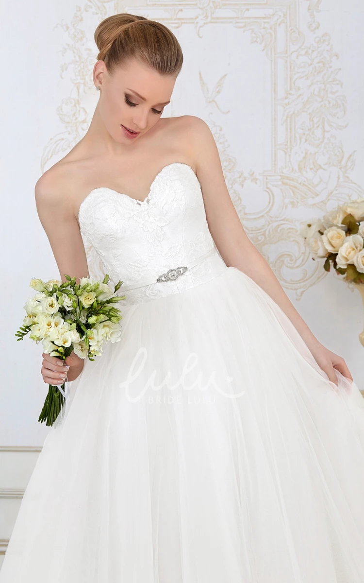 Lace A-Line Wedding Dress Sleeveless Sweetheart Tulle Long