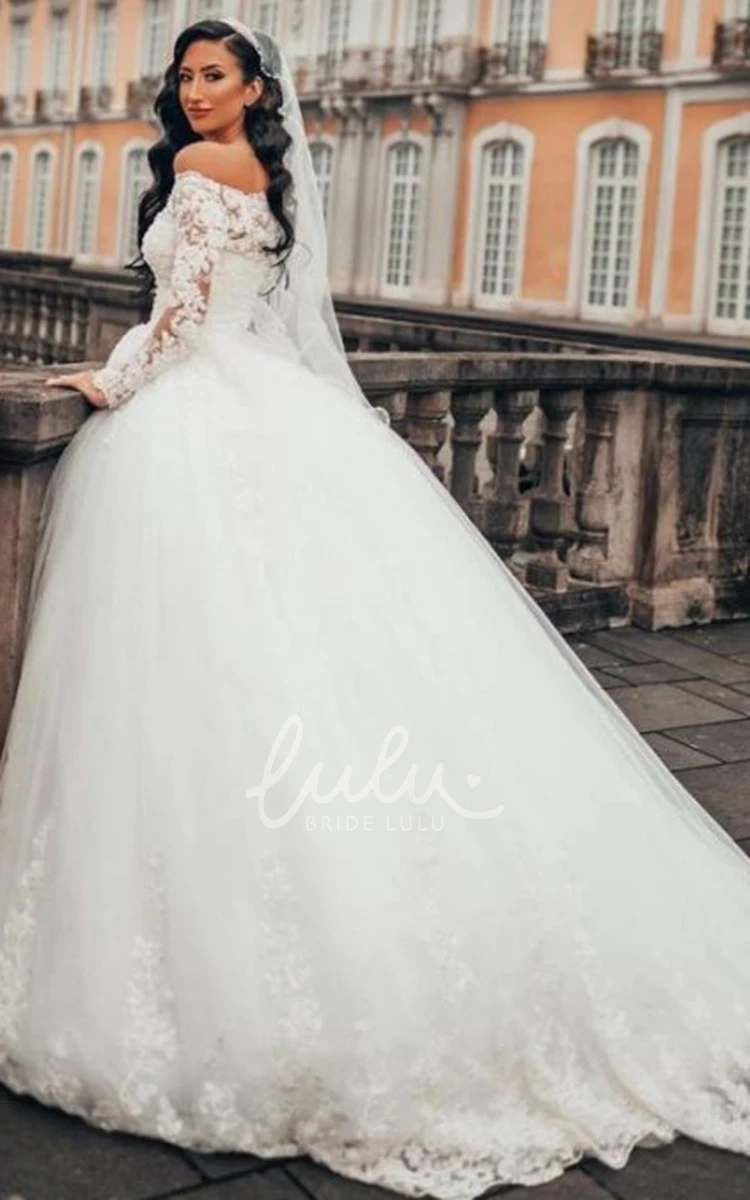Long Sleeve Off-the-shoulder Ball Gown Tulle Wedding Dress with Appliques