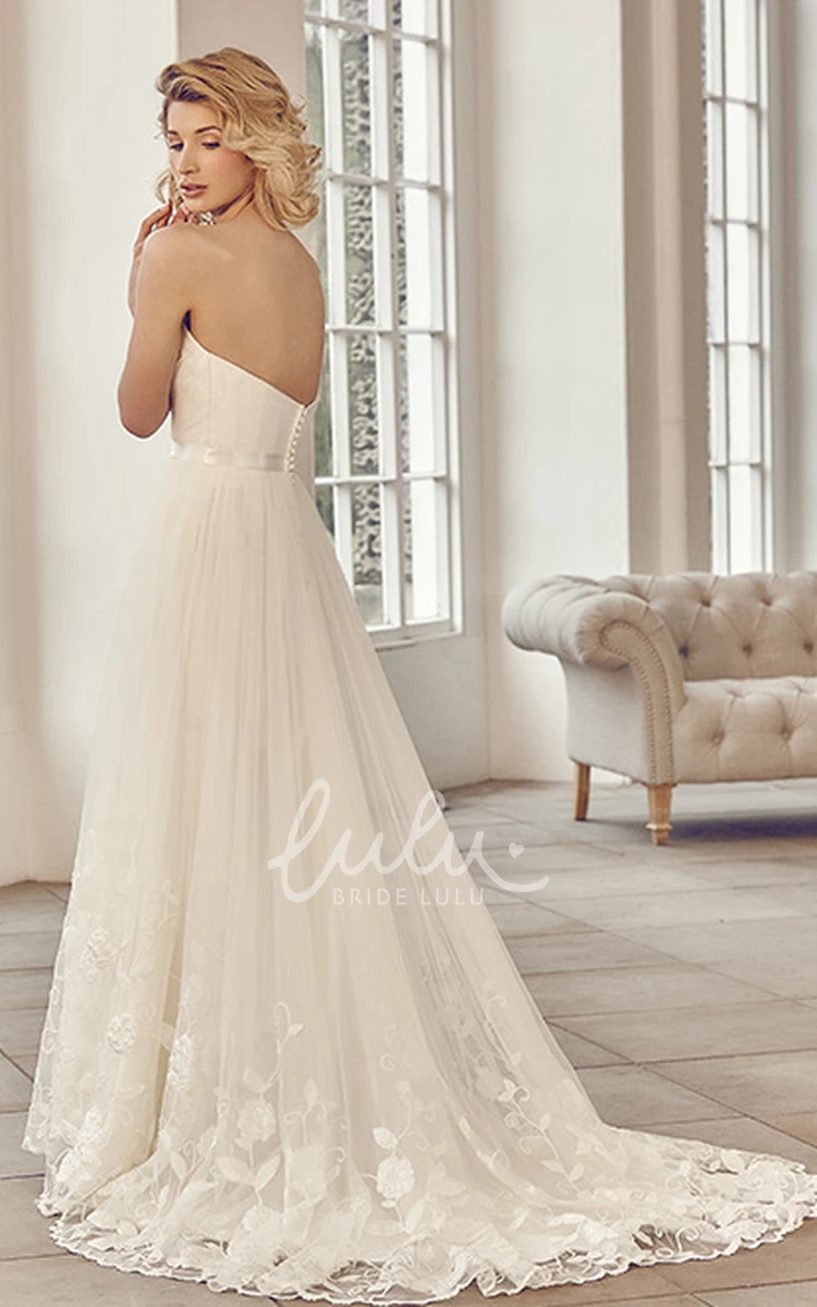 Sweetheart Tulle Wedding Dress with Appliques and Court Train Elegant Bridal Gown