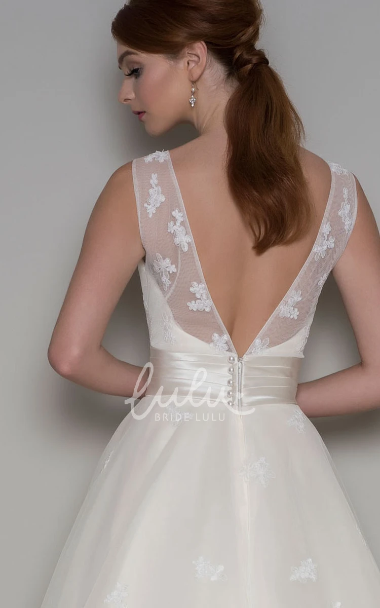 Appliqued Sleeveless A-Line Tulle Wedding Dress With Court Train Modern Bridal Gown